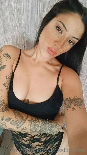 Krisskissfree OnlyFans Leaked Free Thumbnail Picture - #exIJDQfPEc