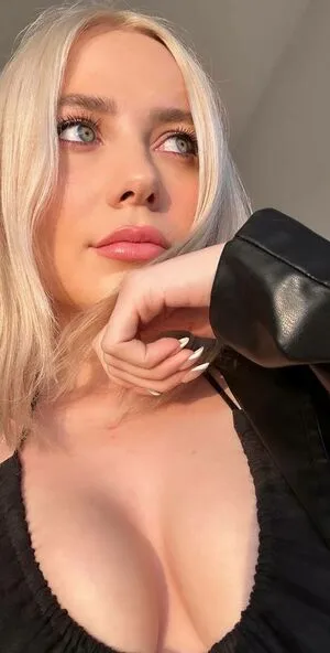 Kristen Medina OnlyFans Leaked Free Thumbnail Picture - #bHivohTGag