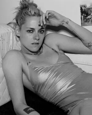 Kristen Stewart OnlyFans Leaked Free Thumbnail Picture - #3Eyvee02bi