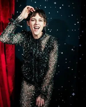 Kristen Stewart OnlyFans Leaked Free Thumbnail Picture - #4Msb2PqFps