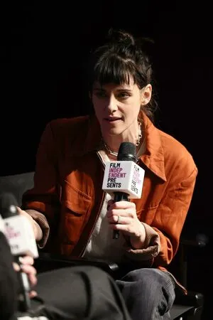 Kristen Stewart OnlyFans Leaked Free Thumbnail Picture - #7dCYEcLNdI