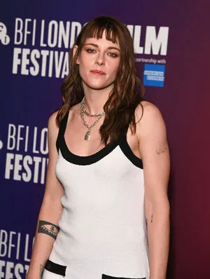 Kristen Stewart OnlyFans Leaked Free Thumbnail Picture - #C70cWGsZw1