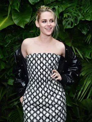 Kristen Stewart OnlyFans Leaked Free Thumbnail Picture - #IpryMWDBEC