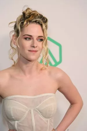 Kristen Stewart OnlyFans Leaked Free Thumbnail Picture - #KFPgQJAMIC