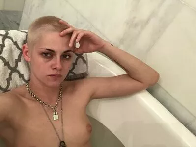 Kristen Stewart OnlyFans Leaked Free Thumbnail Picture - #RntVLwE45C