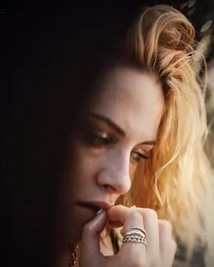 Kristen Stewart OnlyFans Leaked Free Thumbnail Picture - #SeFy63EHb9