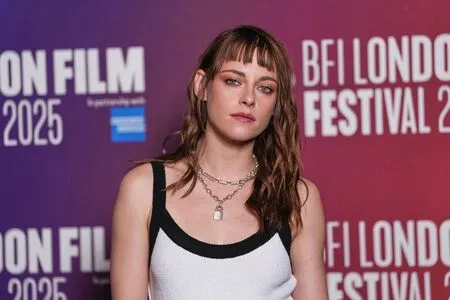 Kristen Stewart OnlyFans Leaked Free Thumbnail Picture - #TgdoAEGUTQ