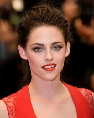 Kristen Stewart OnlyFans Leaked Free Thumbnail Picture - #efHlFnGBim