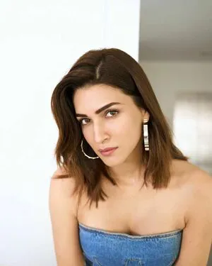 Kriti Sanon OnlyFans Leaked Free Thumbnail Picture - #1VYyoMGDdf