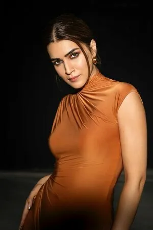 Kriti Sanon OnlyFans Leaked Free Thumbnail Picture - #NaS2WAtDD1