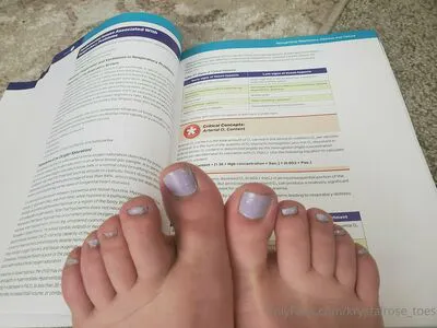 Krystalrose Toes OnlyFans Leaked Free Thumbnail Picture - #fV1NEhFTJU