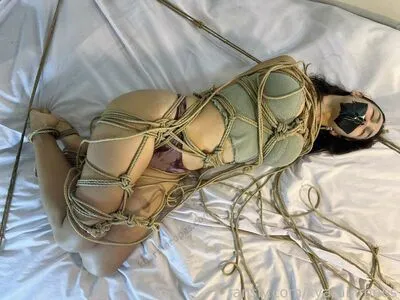 Kyara In Ropes OnlyFans Leaked Free Thumbnail Picture - #NPJmyYRB59