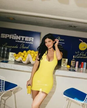 Kylie Jenner OnlyFans Leaked Free Thumbnail Picture - #2AgaDFjsz9