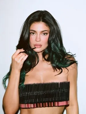 Kylie Jenner OnlyFans Leaked Free Thumbnail Picture - #4ErKrAxV36