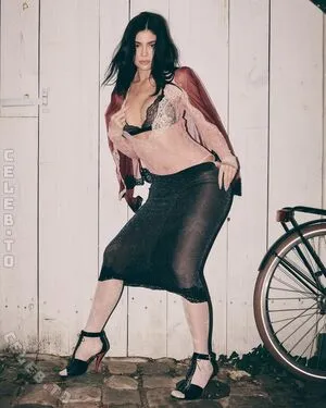 Kylie Jenner OnlyFans Leaked Free Thumbnail Picture - #4rrCj65int