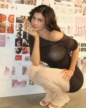 Kylie Jenner OnlyFans Leaked Free Thumbnail Picture - #5HD5twGtAD