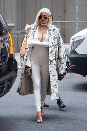 Kylie Jenner OnlyFans Leaked Free Thumbnail Picture - #6YZcTdVEAy