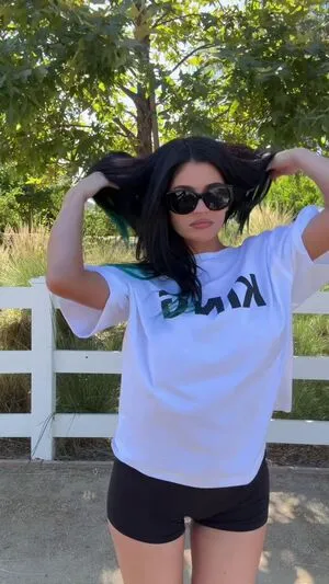 Kylie Jenner OnlyFans Leaked Free Thumbnail Picture - #AuEtHUAzvp