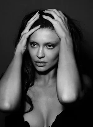 Kylie Jenner OnlyFans Leaked Free Thumbnail Picture - #Avvzbu0Y51