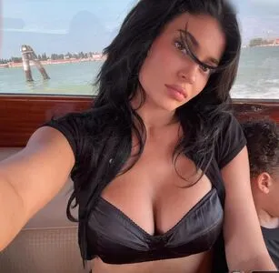 Kylie Jenner OnlyFans Leaked Free Thumbnail Picture - #CENxouAx6Y