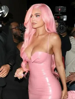 Kylie Jenner OnlyFans Leaked Free Thumbnail Picture - #Ct1spe941d