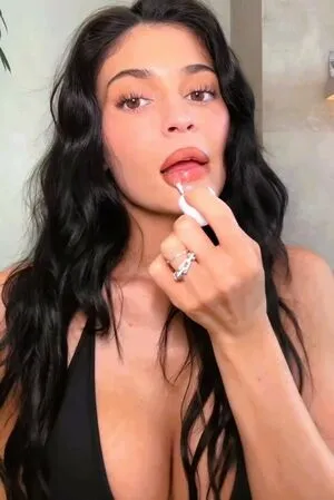 Kylie Jenner OnlyFans Leaked Free Thumbnail Picture - #EsZiIrgSeP
