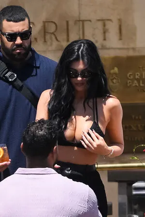 Kylie Jenner OnlyFans Leaked Free Thumbnail Picture - #GJcptKyLDu