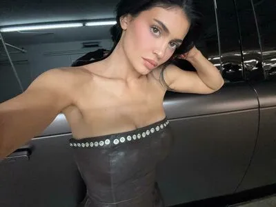 Kylie Jenner OnlyFans Leaked Free Thumbnail Picture - #Gi1Hlki11Q