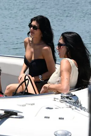 Kylie Jenner OnlyFans Leaked Free Thumbnail Picture - #JBXdFzFx94