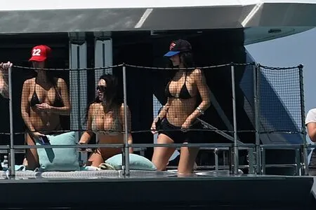 Kylie Jenner OnlyFans Leaked Free Thumbnail Picture - #MiDSWJb6fV