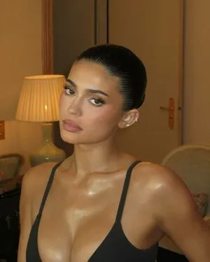 Kylie Jenner OnlyFans Leaked Free Thumbnail Picture - #PXzMpXNoXe