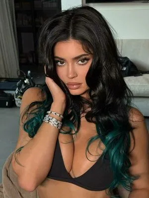 Kylie Jenner OnlyFans Leaked Free Thumbnail Picture - #PuwTOJQweA