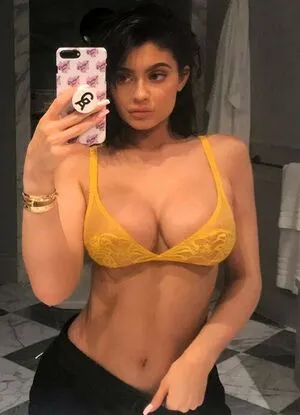 Kylie Jenner OnlyFans Leaked Free Thumbnail Picture - #QV59xNGYIV