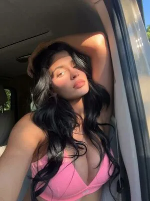 Kylie Jenner OnlyFans Leaked Free Thumbnail Picture - #R0mMUSfWja