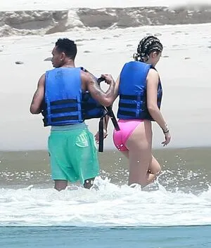 Kylie Jenner OnlyFans Leaked Free Thumbnail Picture - #RCmfqIBowJ