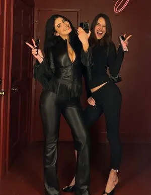 Kylie Jenner OnlyFans Leaked Free Thumbnail Picture - #TRG21X8mK9