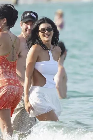 Kylie Jenner OnlyFans Leaked Free Thumbnail Picture - #USdIMo4G2N