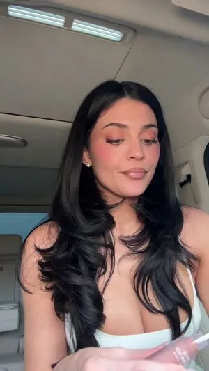 Kylie Jenner OnlyFans Leaked Free Thumbnail Picture - #Vqdvhvrgyu