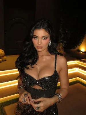 Kylie Jenner OnlyFans Leaked Free Thumbnail Picture - #WcesxB0diI
