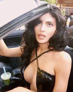 Kylie Jenner OnlyFans Leaked Free Thumbnail Picture - #Xi8Xh1hoW2