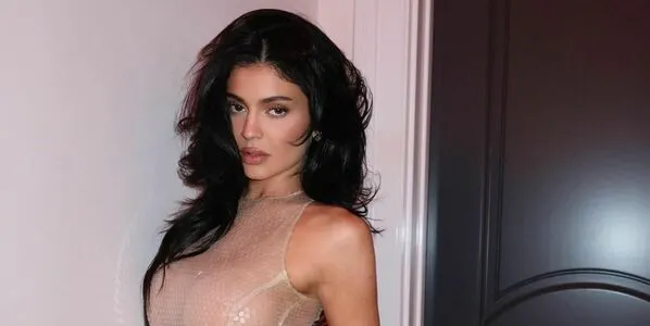 Kylie Jenner OnlyFans Leaked Free Thumbnail Picture - #YAFcyB6AJ8
