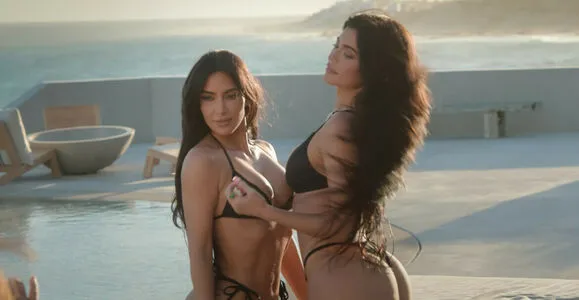 Kylie Jenner OnlyFans Leaked Free Thumbnail Picture - #YIAhAjwNrF