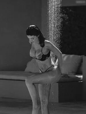 Kylie Jenner OnlyFans Leaked Free Thumbnail Picture - #YhUQQ7zY9F