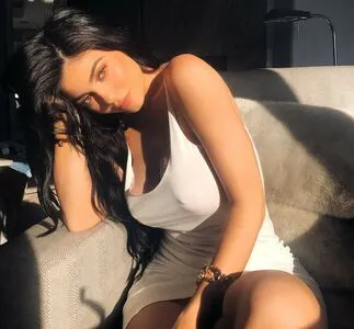 Kylie Jenner OnlyFans Leaked Free Thumbnail Picture - #eZNEeWlM4H