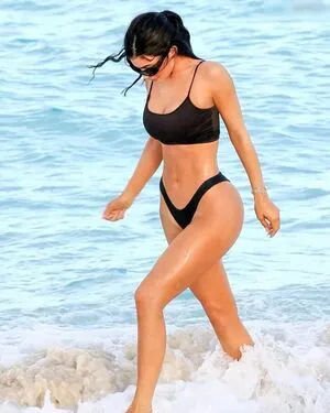 Kylie Jenner OnlyFans Leaked Free Thumbnail Picture - #fESeUNX9OS