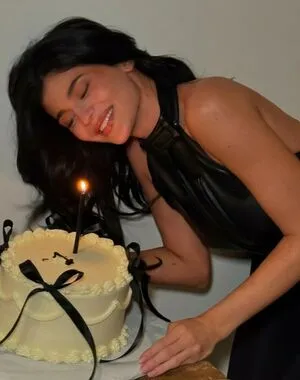 Kylie Jenner OnlyFans Leaked Free Thumbnail Picture - #fziNIQsL96