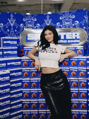 Kylie Jenner OnlyFans Leaked Free Thumbnail Picture - #hBIQjzpQAb