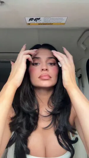 Kylie Jenner OnlyFans Leaked Free Thumbnail Picture - #i0YcUiP6Oj
