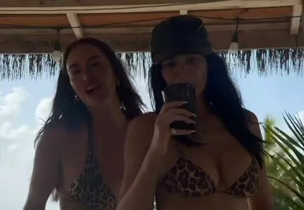 Kylie Jenner OnlyFans Leaked Free Thumbnail Picture - #iChNb4YM68