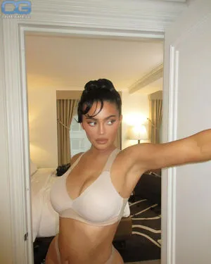 Kylie Jenner OnlyFans Leaked Free Thumbnail Picture - #j95PYF74T7